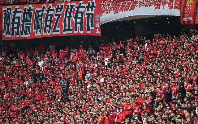 关于上港逆袭成功,提前晋级淘汰赛决赛的信息 关于上港逆袭成功,提前晋级淘汰赛决赛的信息