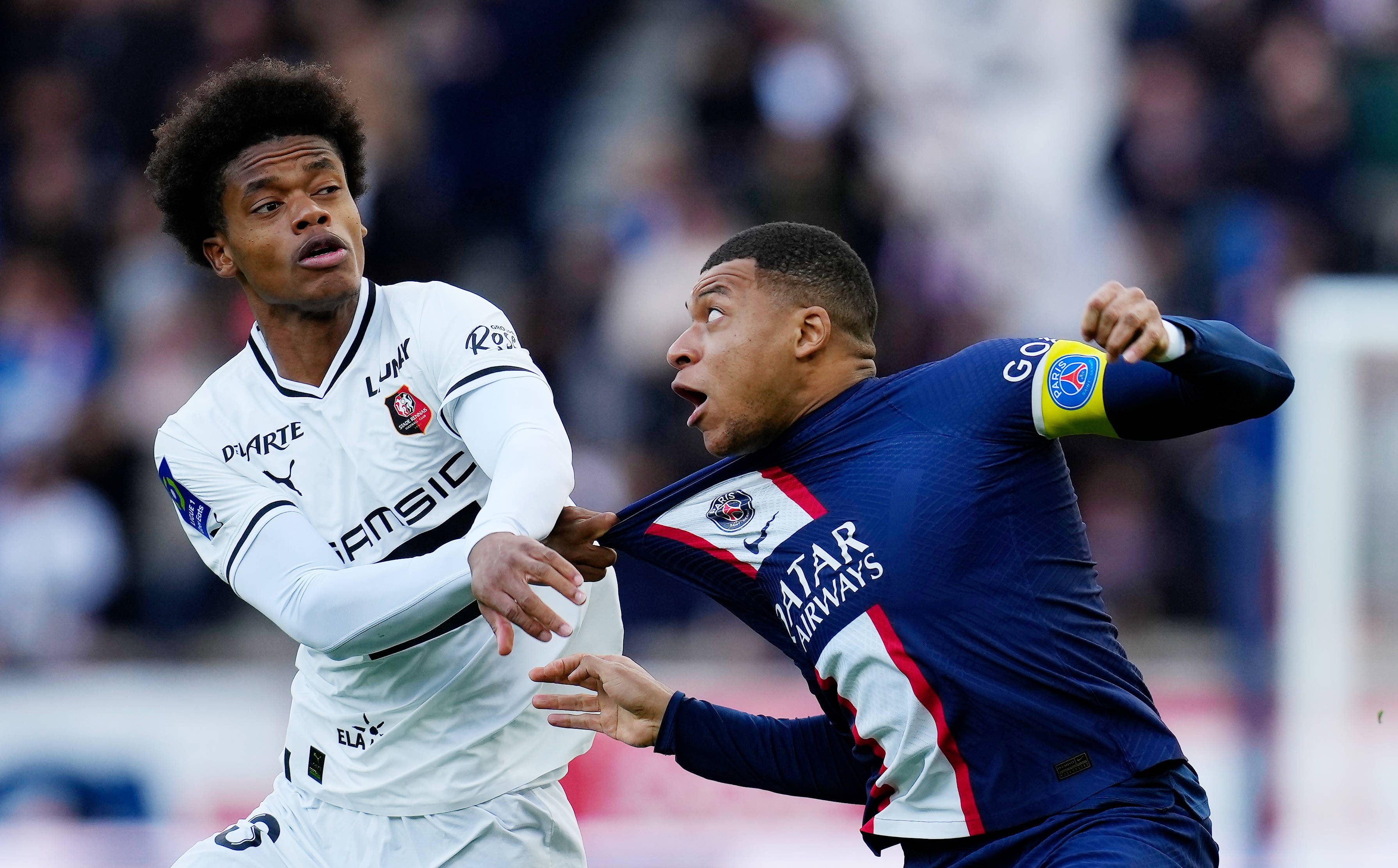 巴黎圣日耳曼豪取连胜,领跑法甲积分榜 巴黎圣日耳曼豪取连胜,领跑法甲积分榜