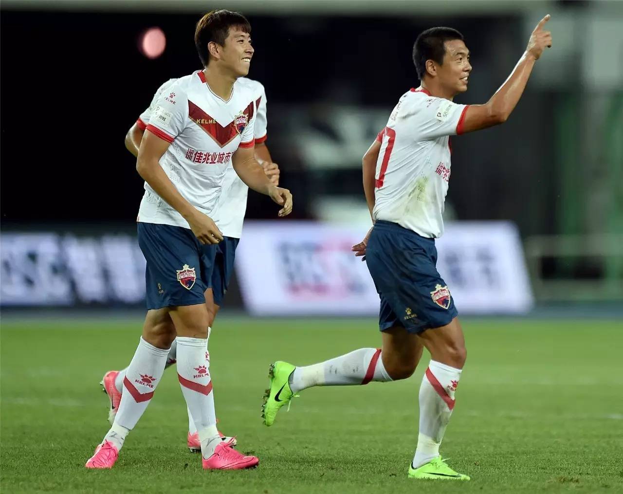 爱游戏APP-深圳佳兆业客场失利现状困扰，球队需及时调整的简单介绍