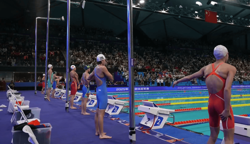 澳大利亚运动员刷新游泳世界纪录