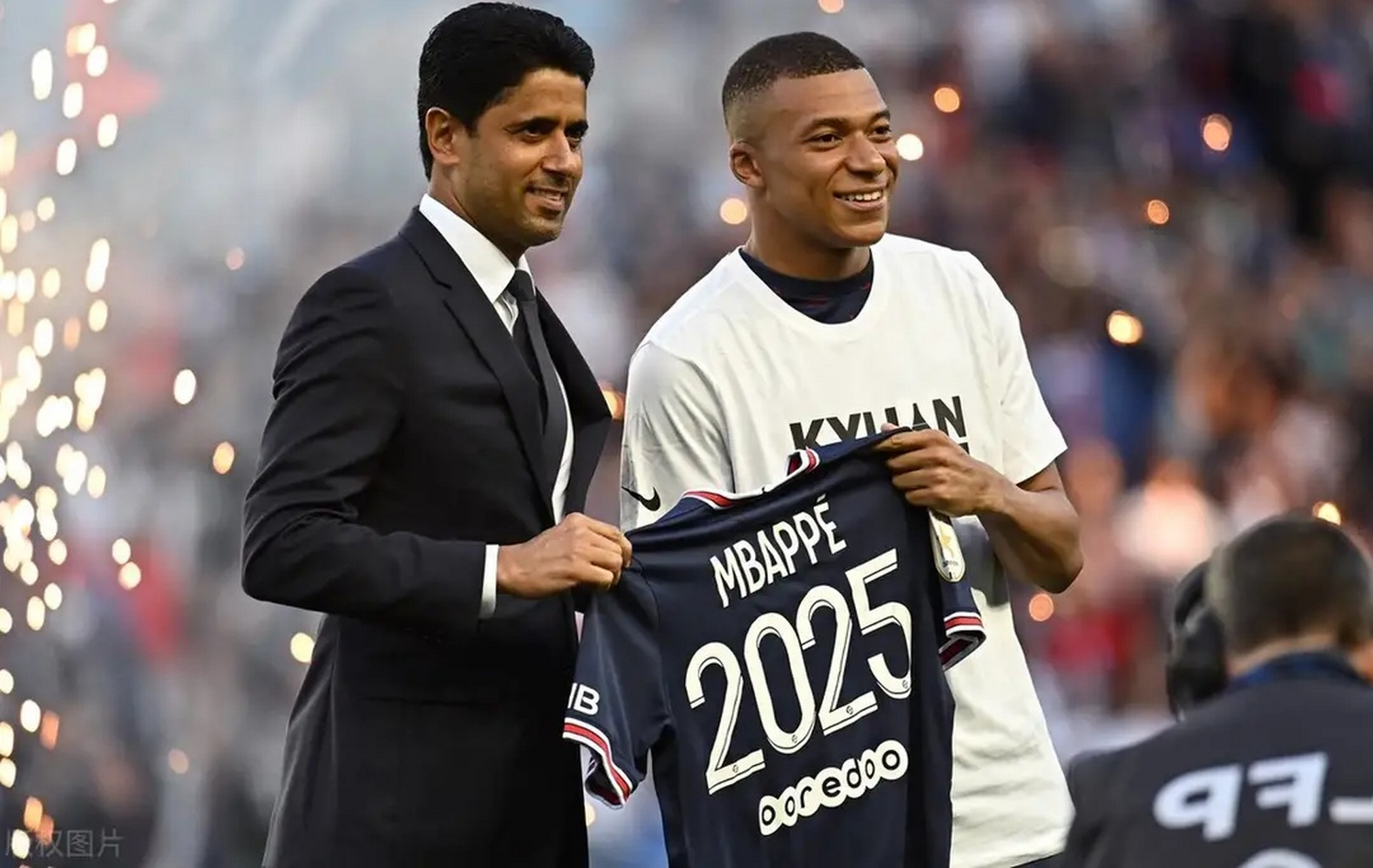 巴黎圣日耳曼大胜，内马尔助球队晋级八强的简单介绍