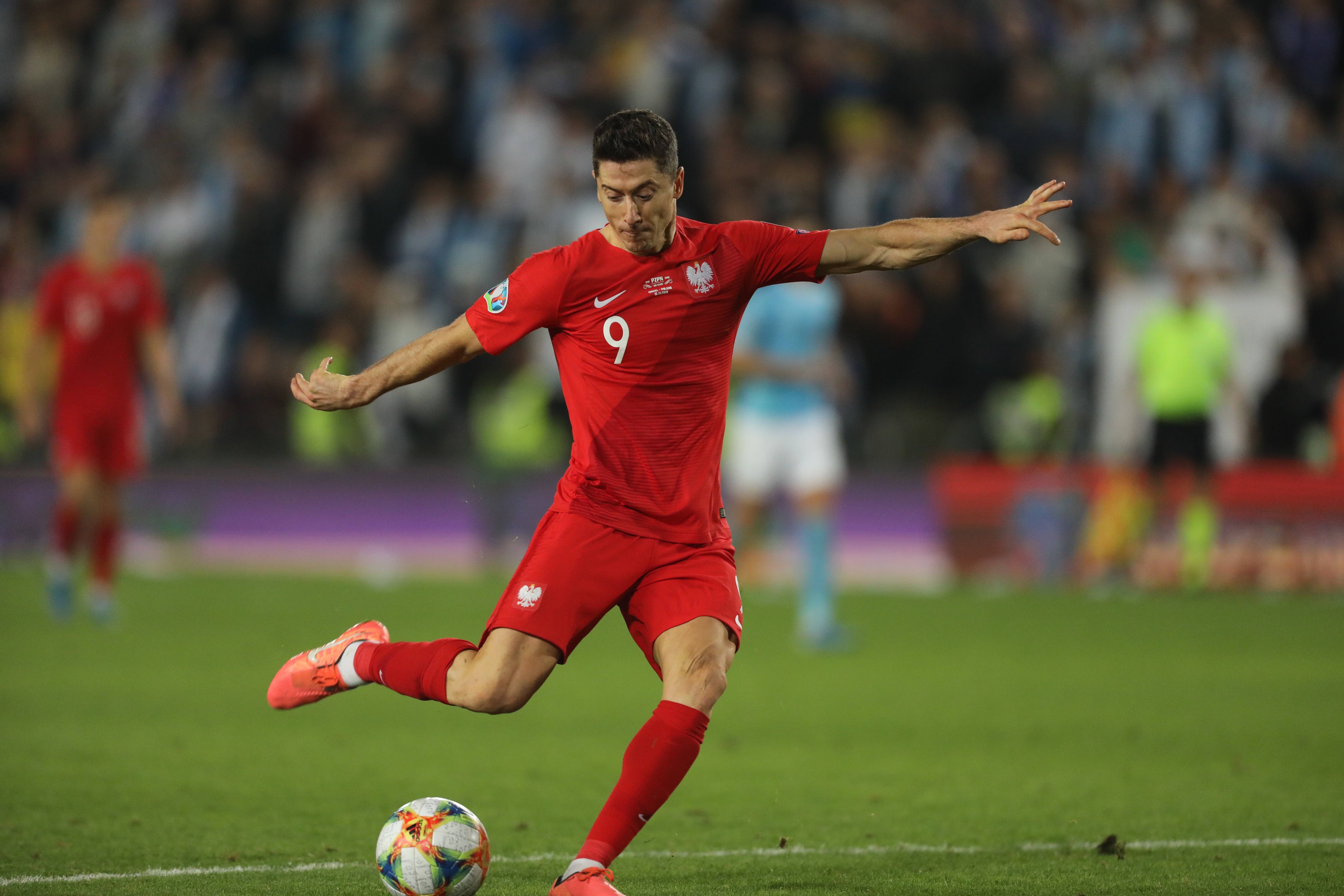 爱游戏-波兰队备战关键比赛，士气高涨的简单介绍