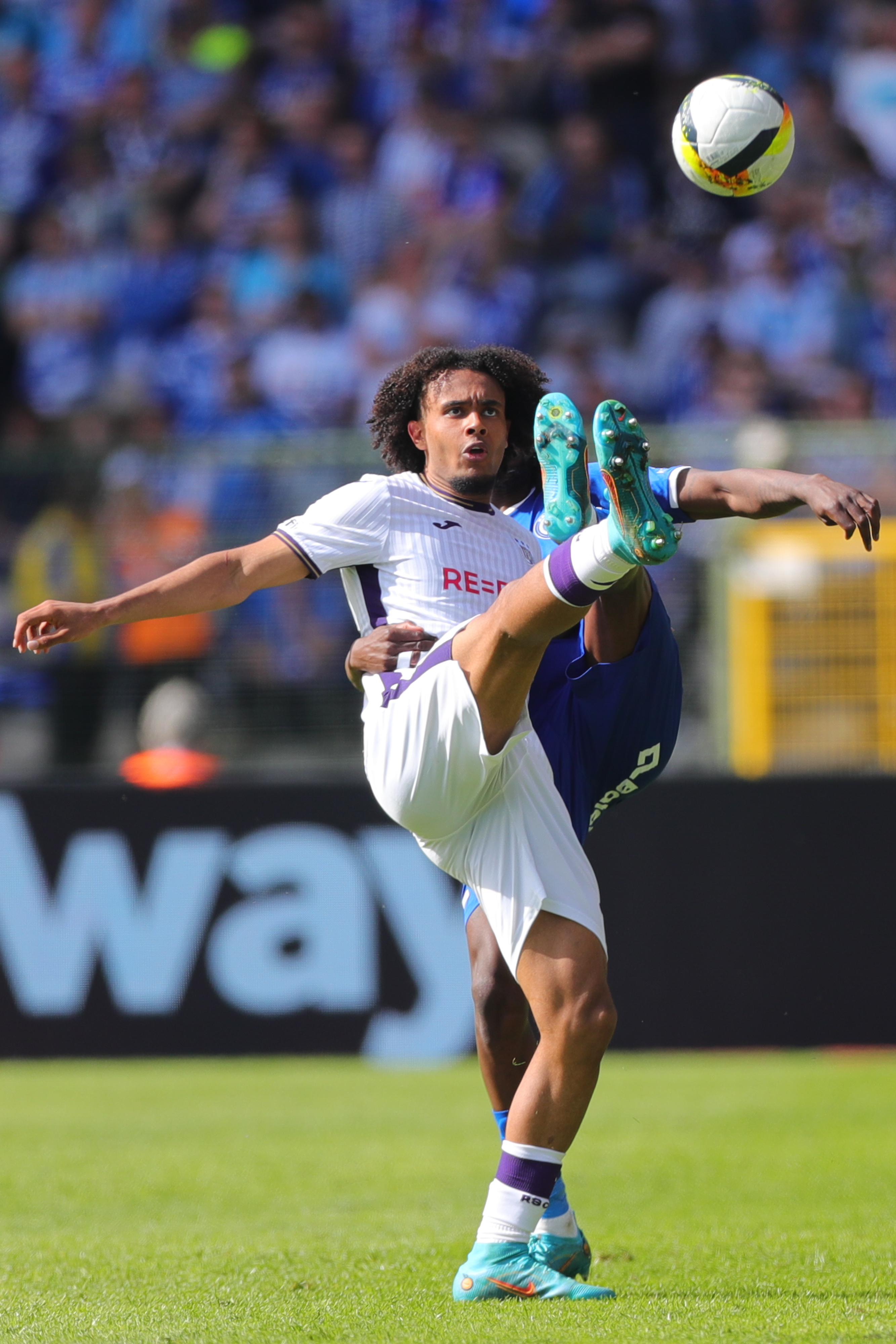 爱游戏-根特队客场逆转，豪取三分强势闯关