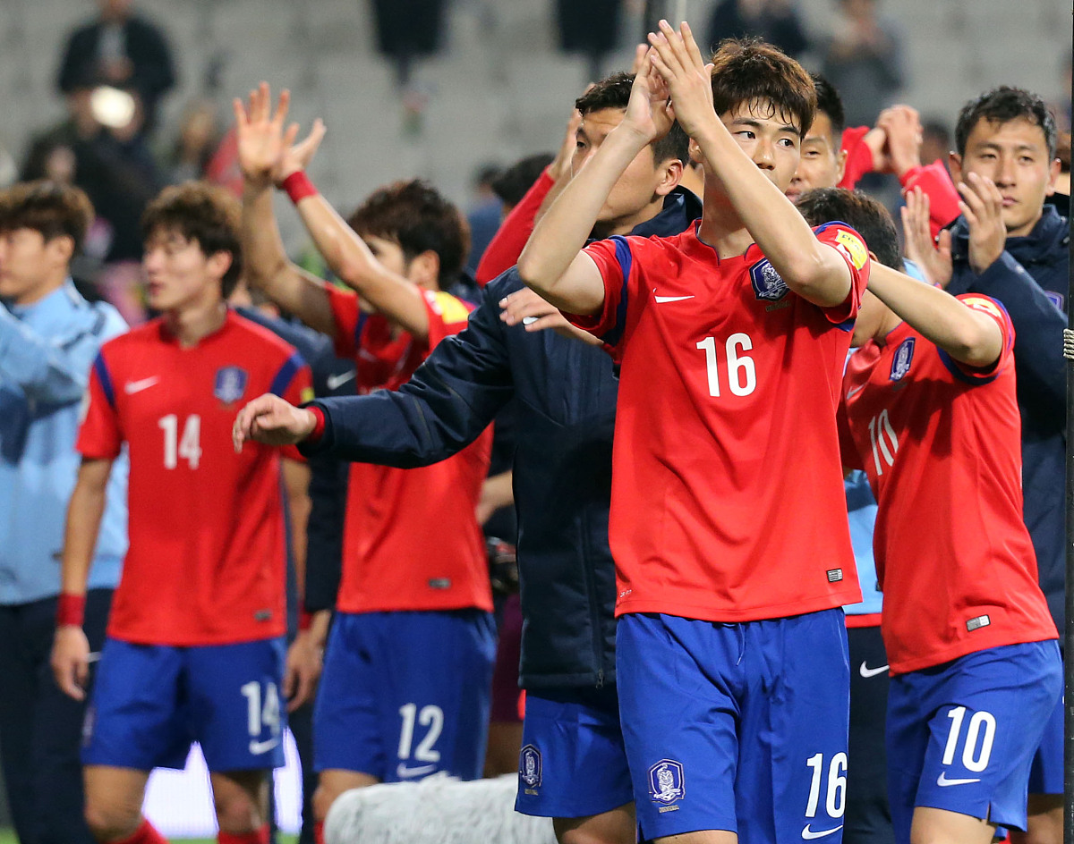 爱游戏官方-强队对决，场上球员充满斗志