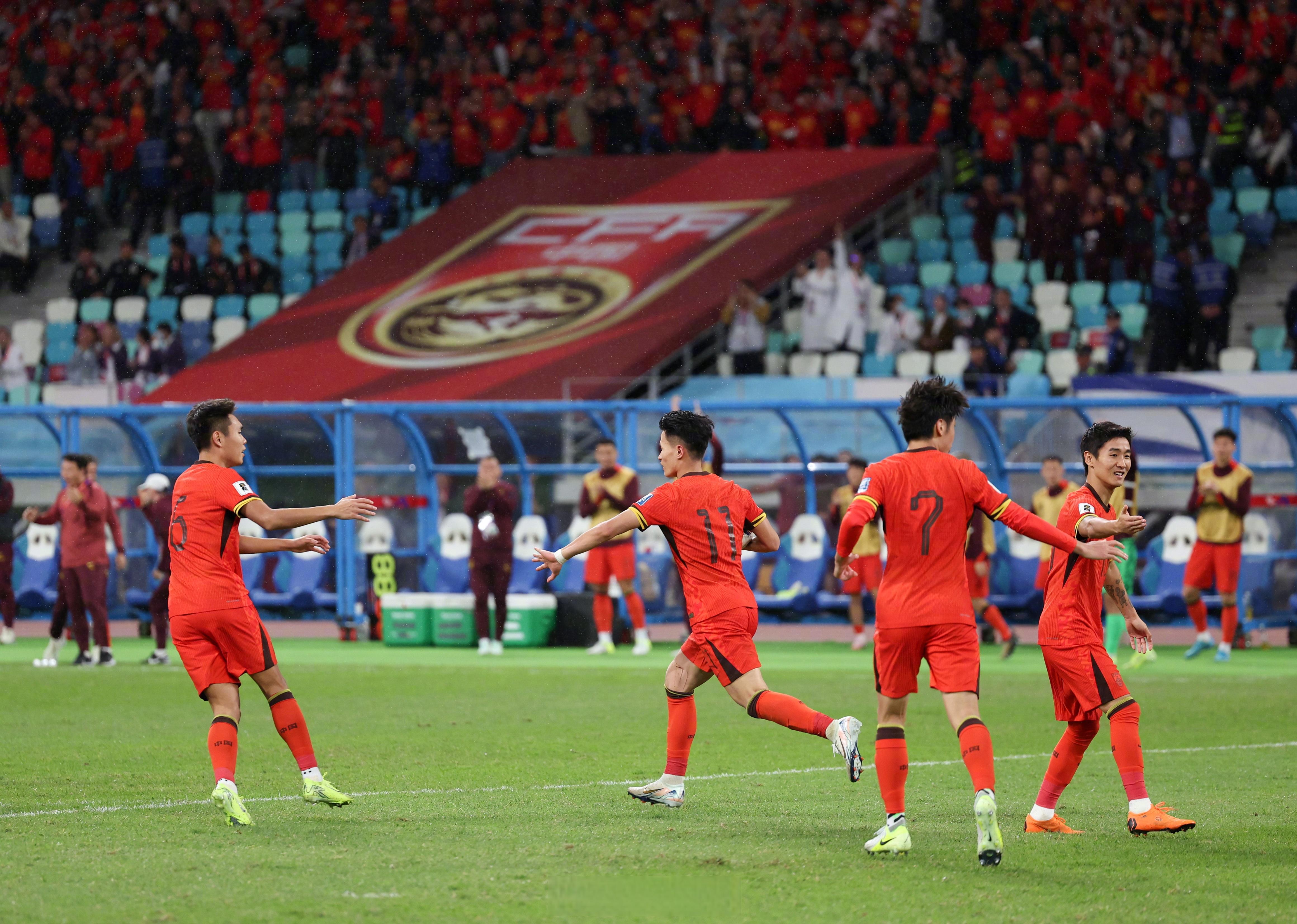 包含亚洲足坛热点战役，密切关注关键之战！的词条