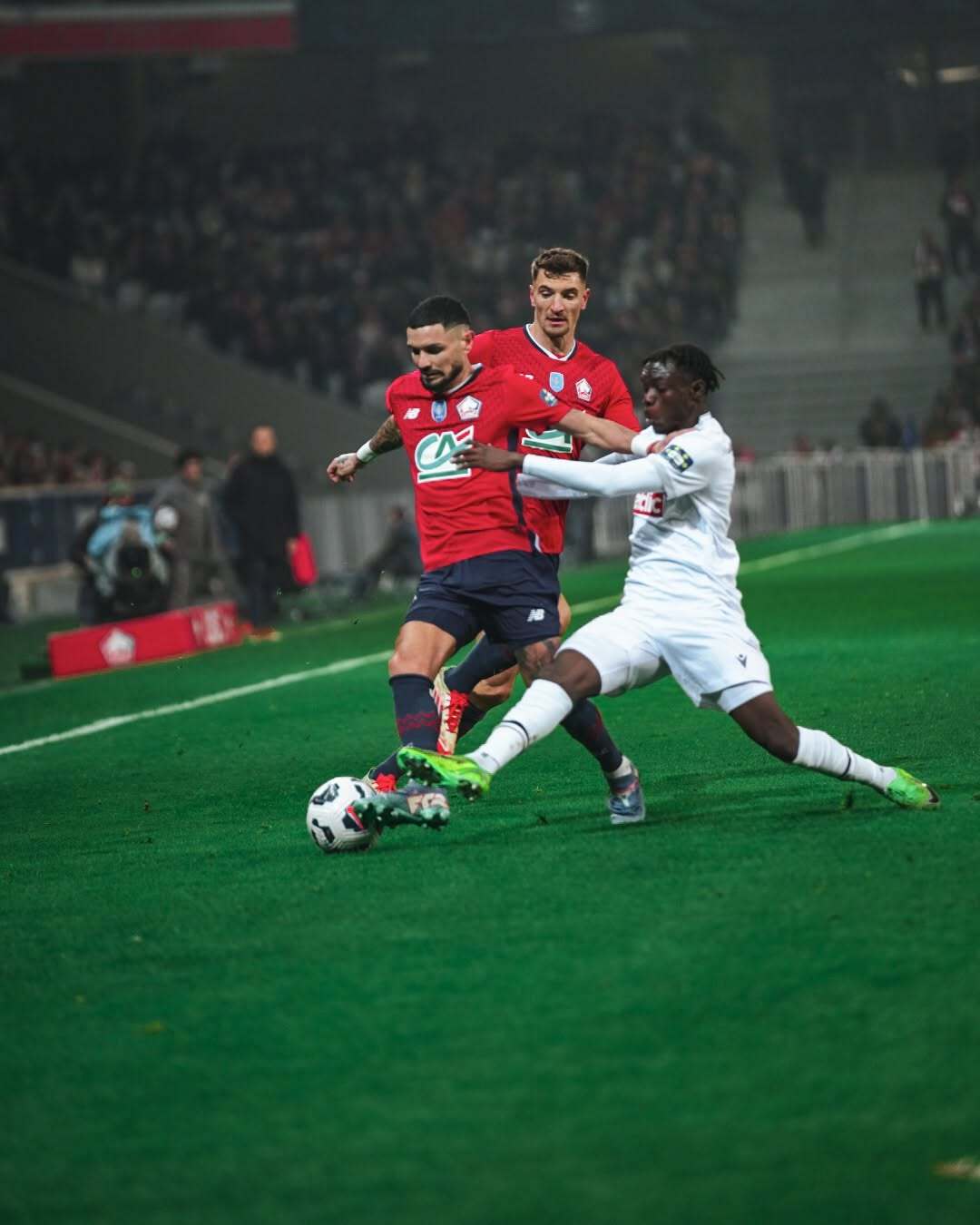 里尔队在对阵欧洲豪强的比赛中勇夺胜利