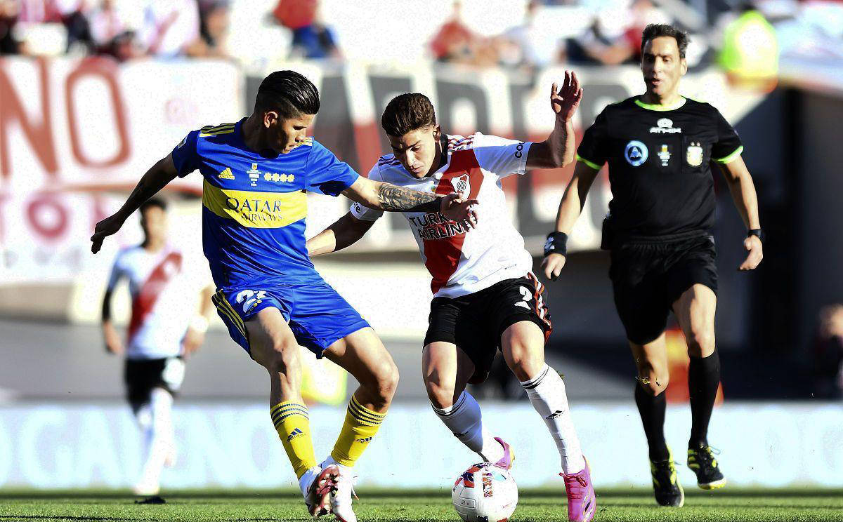 爱游戏官方入口-多特蒙德防线不稳定，需加强备战下一场比赛