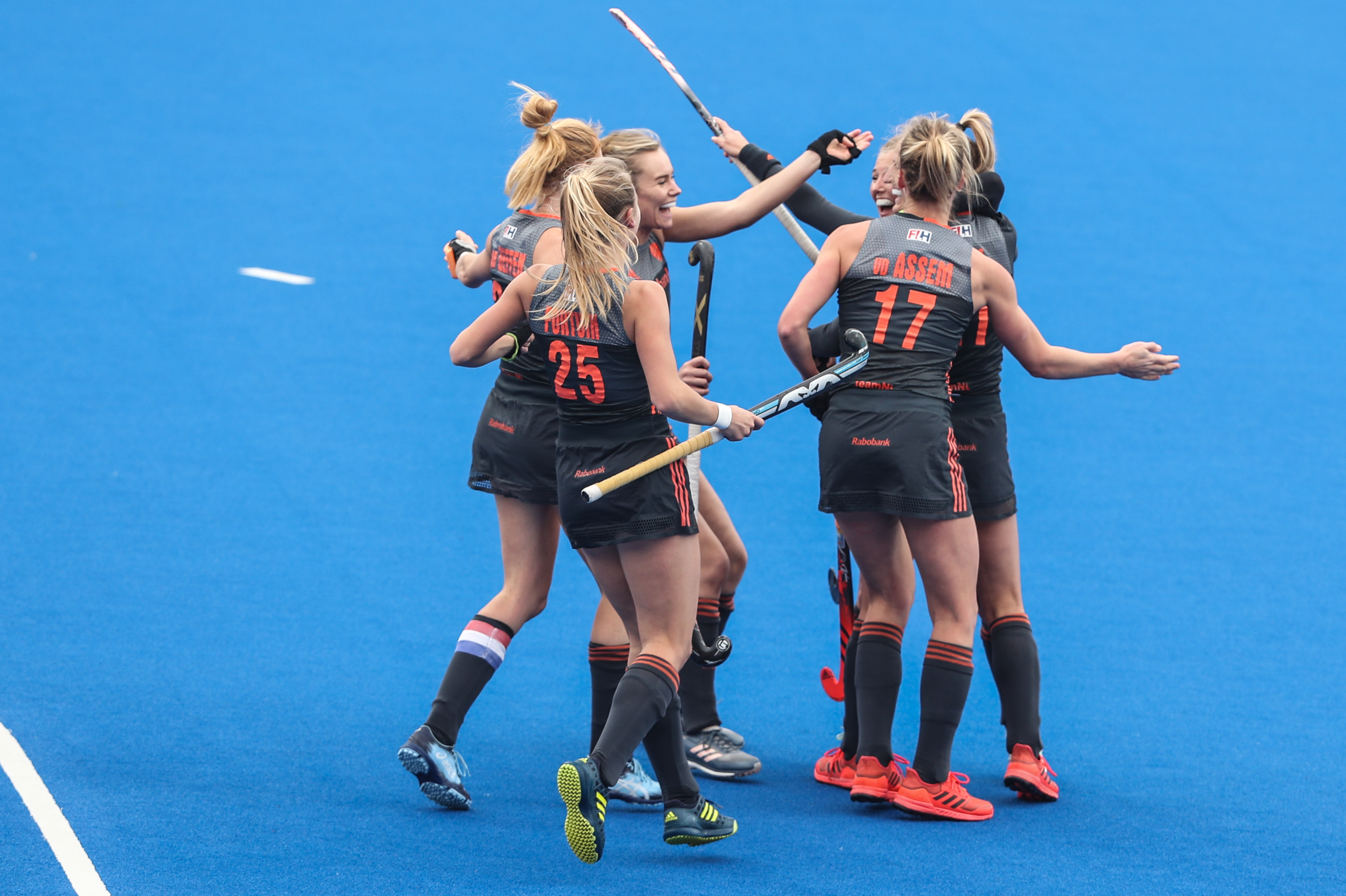 爱游戏下载-包含荷兰女子曲棍球队碾压对手，力夺小组第一的词条