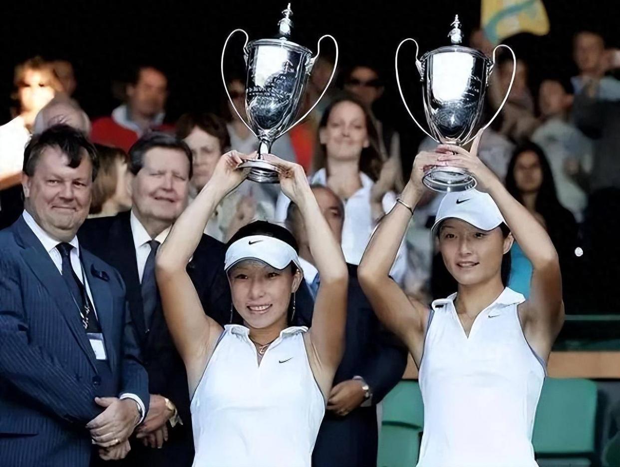 澳大利亚女子曲棍球队携手晋级半决赛