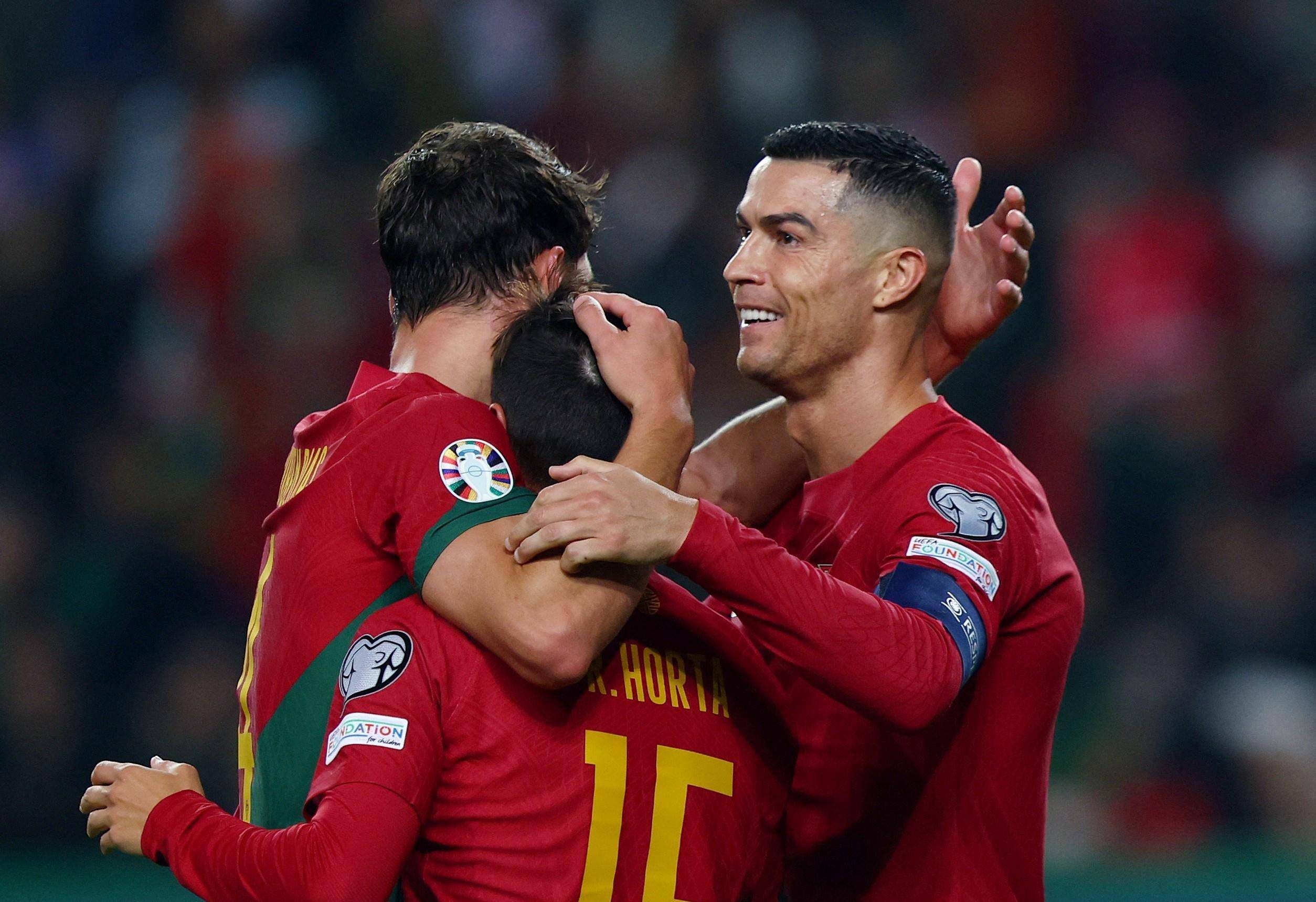 英格兰大获全胜，与葡萄牙争夺欧洲杯冠军