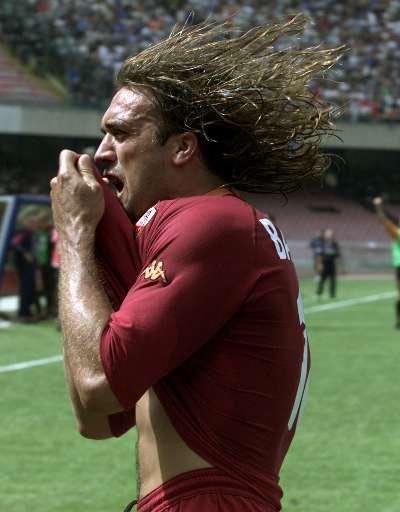 爱游戏娱乐-沃尔夫斯堡球员庆祝胜利战神回归的简单介绍