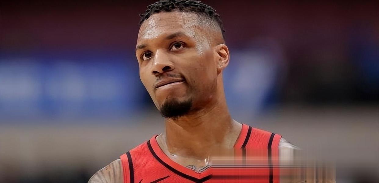 包含拓荒者横扫灰熊取得8连胜，利拉德全场27分的词条