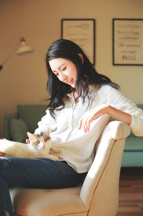 爱游戏娱乐-烈火灼夜，当孙兴慜成为对手防线上无法驱散的灼热烙印